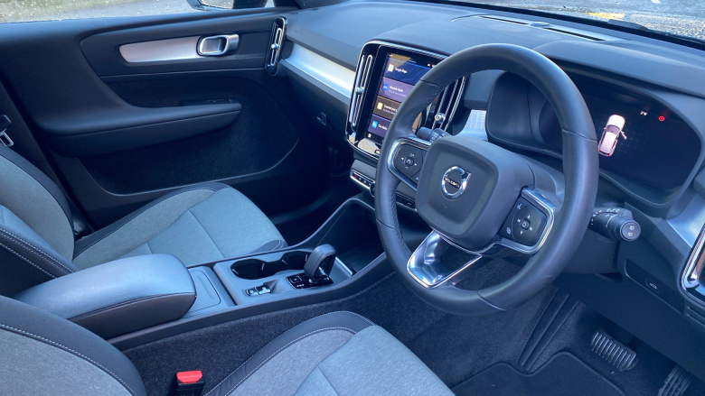 Volvo XC40 2.0 B3P Core 5dr Auto Petrol Estate